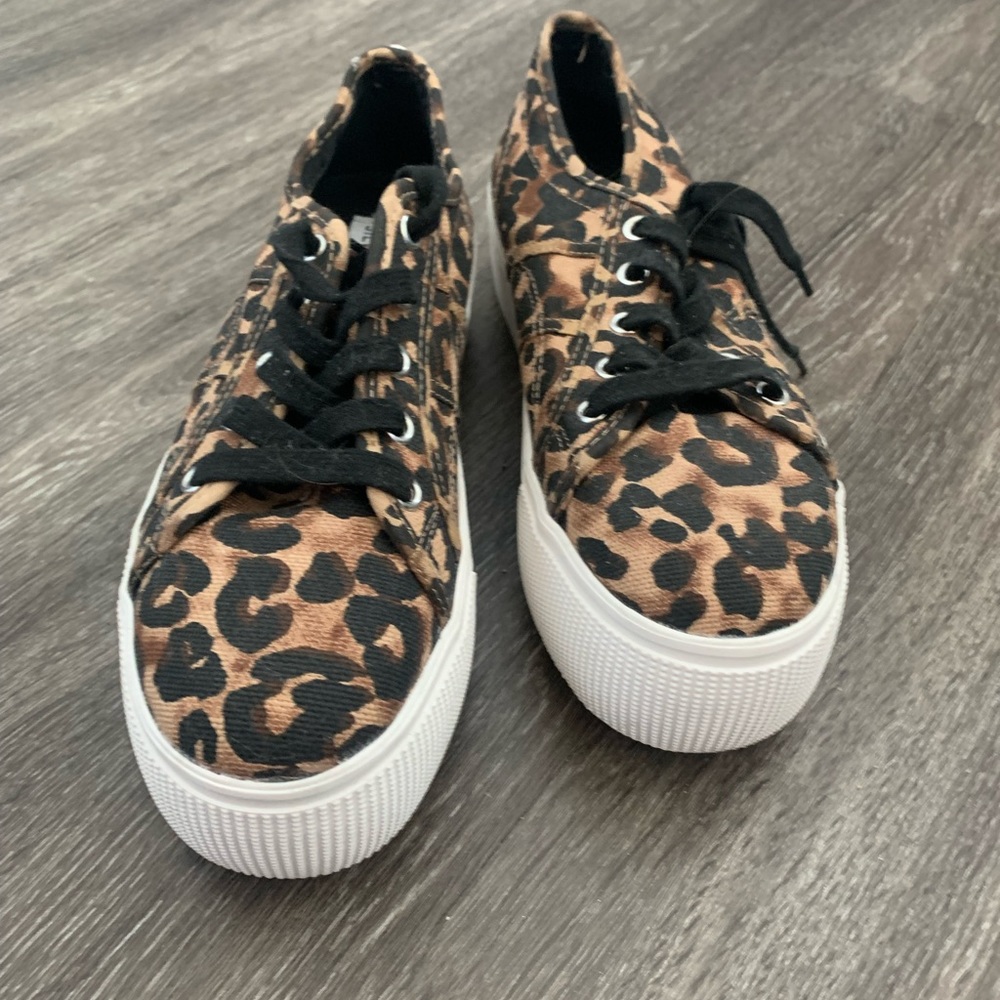 STEVE MADDEN CHEETAH PLATFORM SNEAKERS